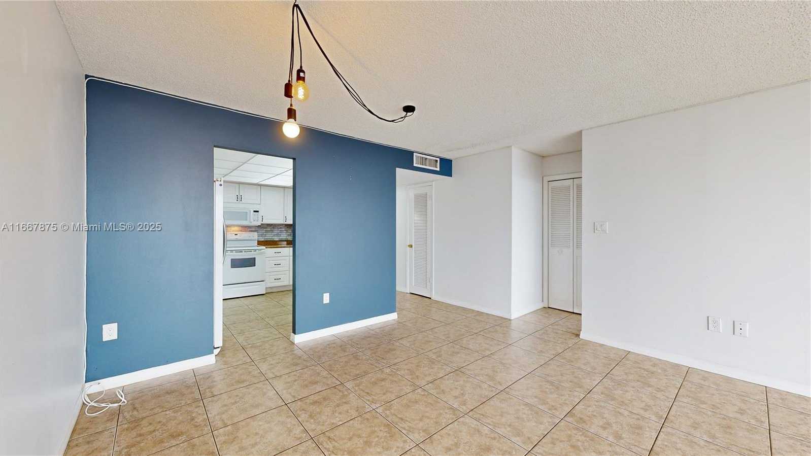 Small Image of 18011 BISCAYNE BLVD #903, Aventura Number 9