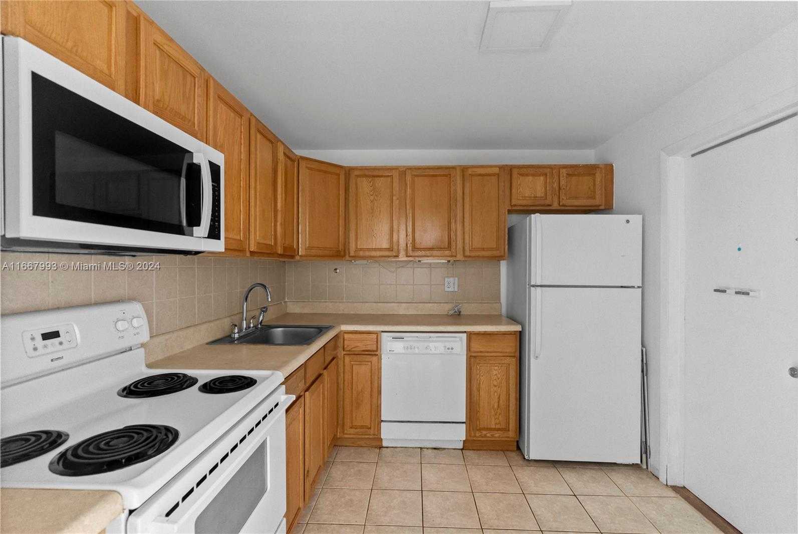 Small Image of 1410 SOUTH OCEAN DR #503, Hollywood Number 12