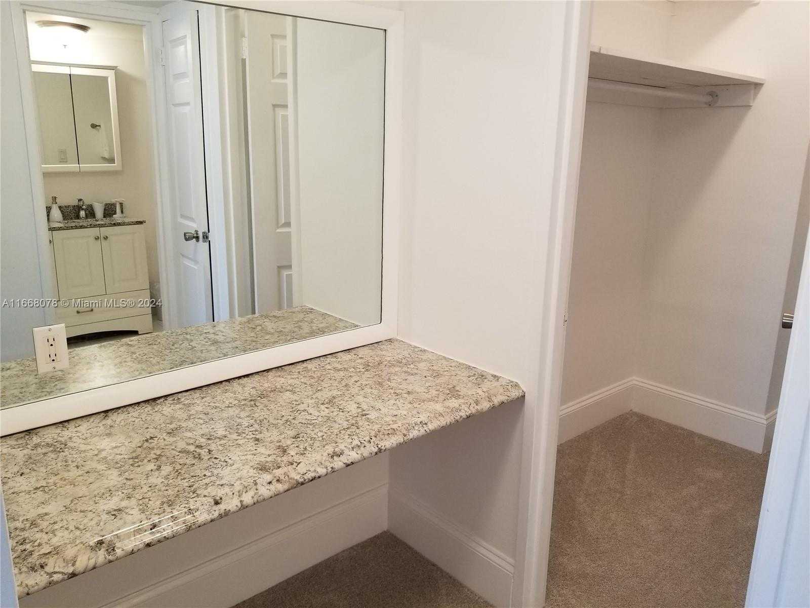 Small Image of 5161 COLLINS AVE #1715, Miami Beach Number 12