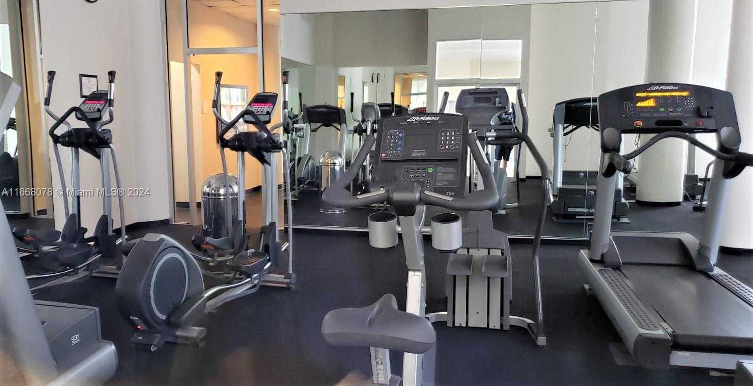 Small Image of 5161 COLLINS AVE #1715, Miami Beach Number 18