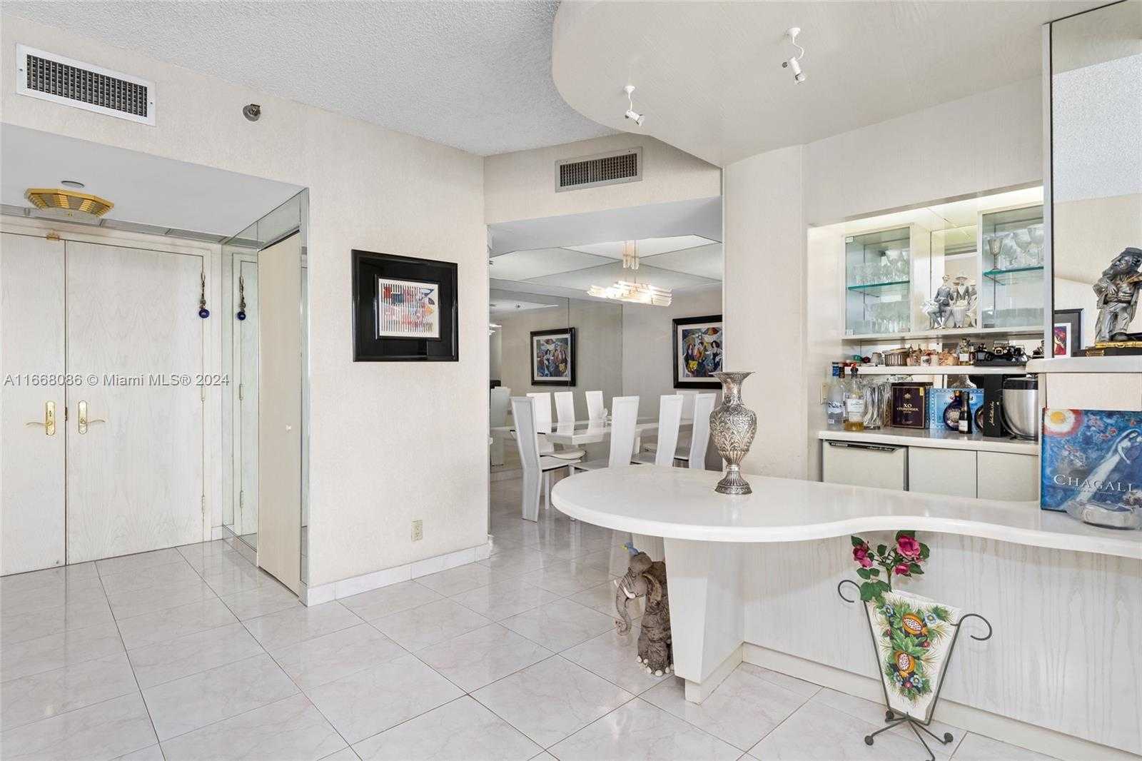 Small Image of 20281 EAST COUNTRY CLUB DR #1709, Aventura Number 5