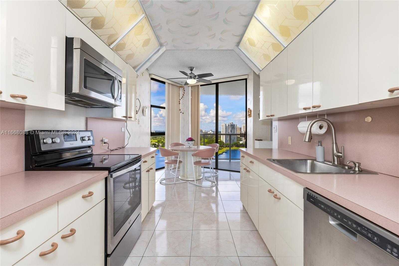 Small Image of 20281 EAST COUNTRY CLUB DR #1709, Aventura Number 8
