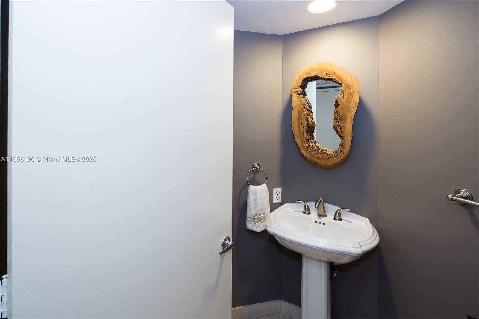 Small Image of 19333 COLLINS AVE #510, Sunny Isles Beach Number 18