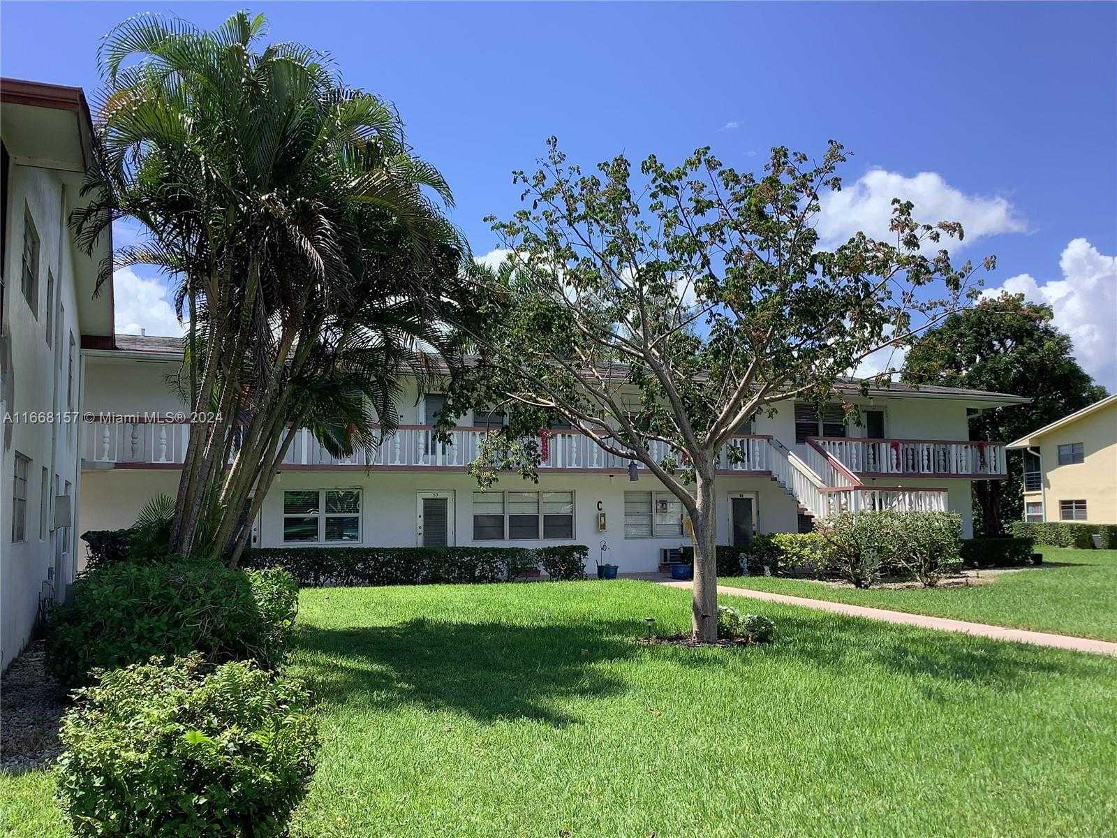 Small Image of 60 WINDSOR C #60, West Palm Beach Number 2