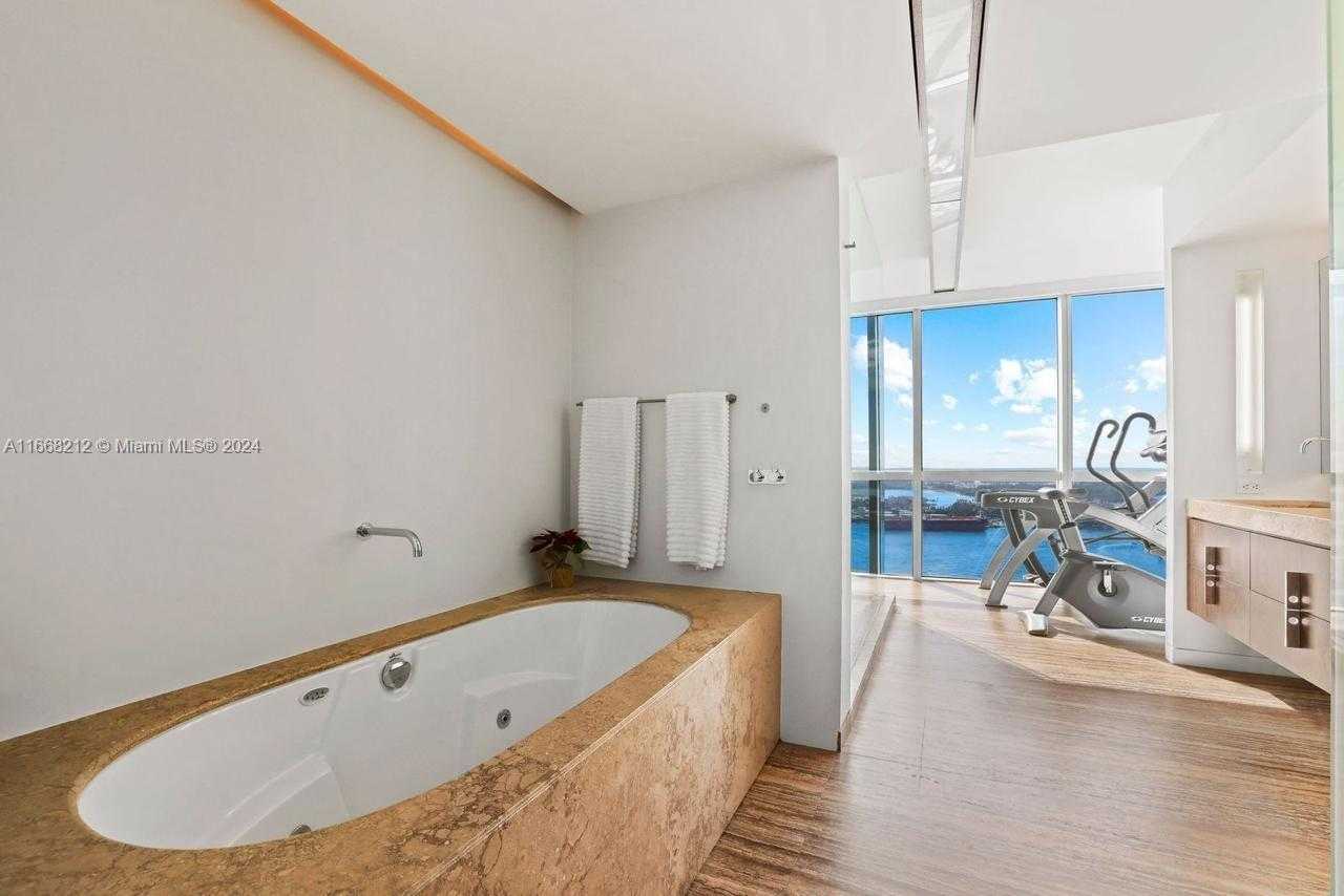 Small Image of 450 ALTON RD #PH2, Miami Beach Number 40