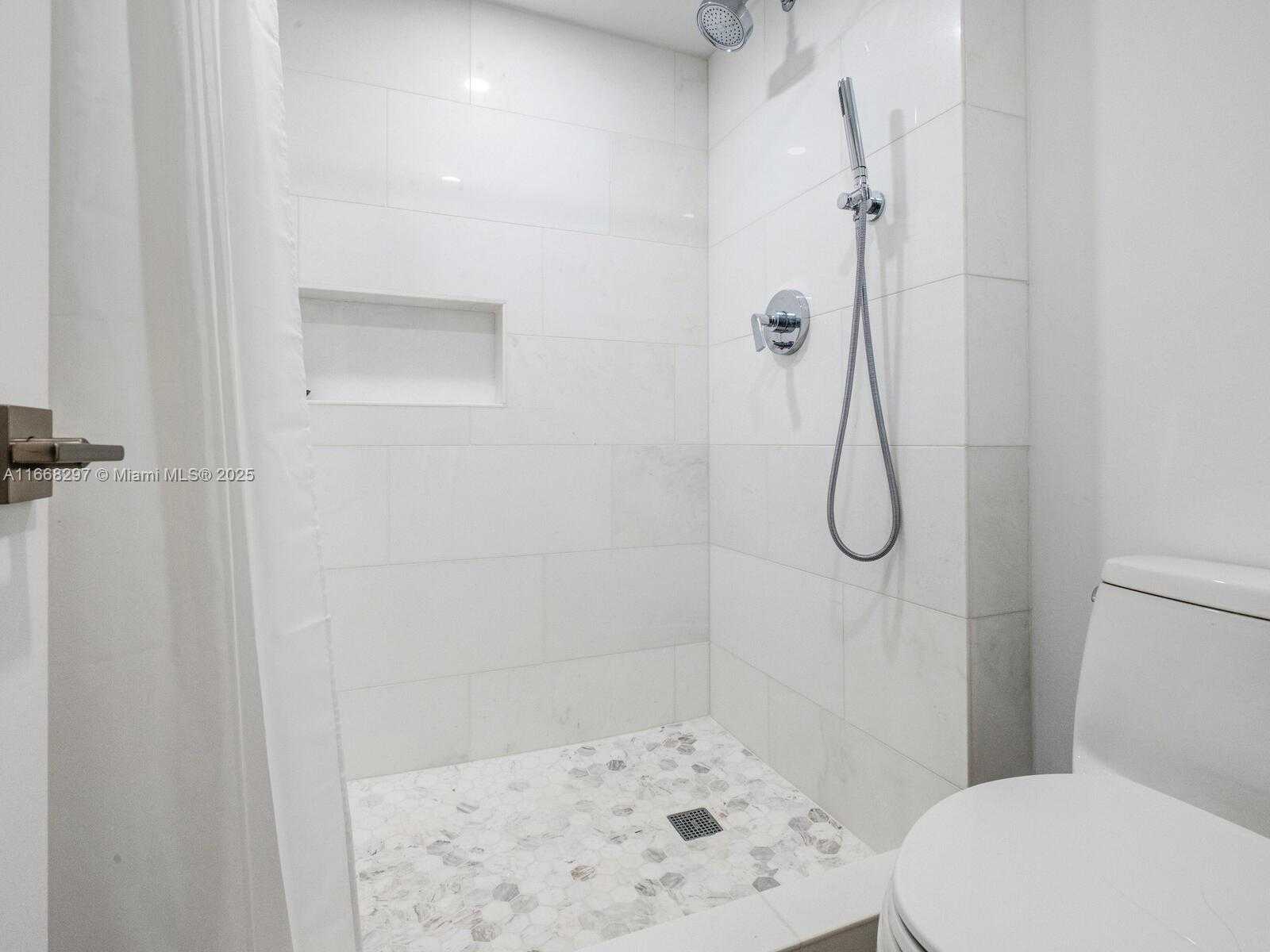 Small Image of 20505 EAST COUNTRY CLUB DR #531, Aventura Number 16
