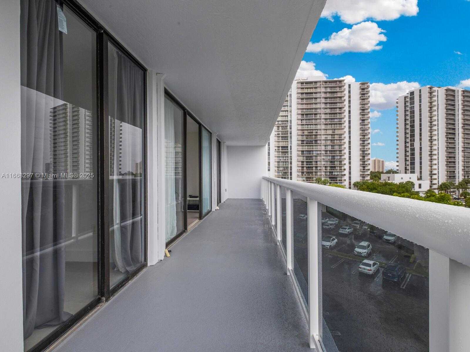 Small Image of 20505 EAST COUNTRY CLUB DR #531, Aventura Number 17