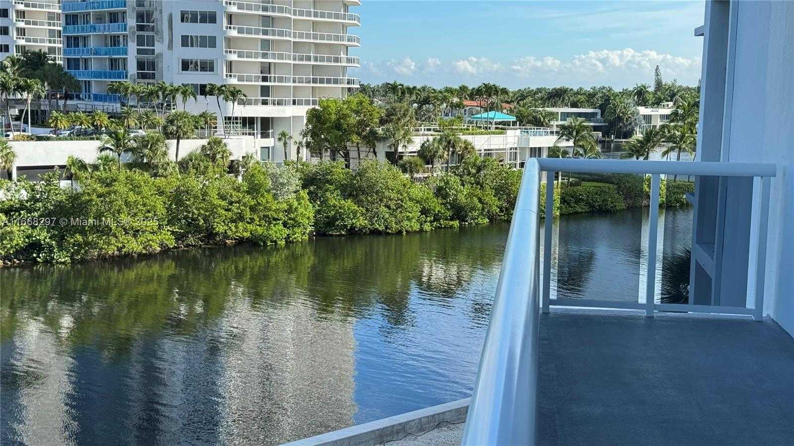 Small Image of 20505 EAST COUNTRY CLUB DR #531, Aventura Number 20