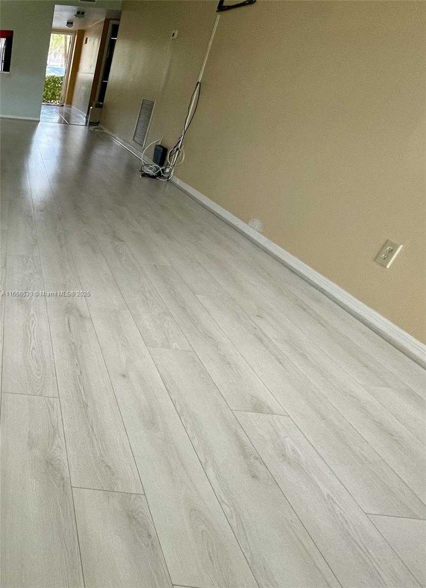Imagen de Pequeño Objeto