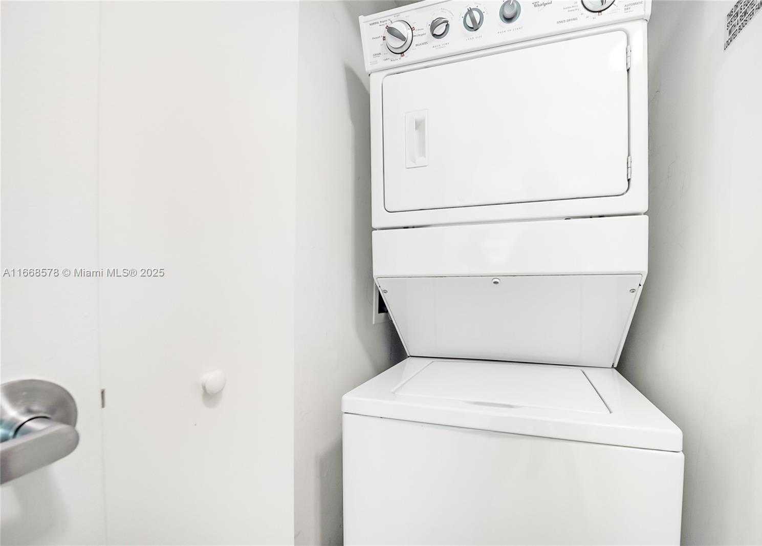 Small Image of 60 SOUTH WEST 13TH ST #4208, Miami Number 6