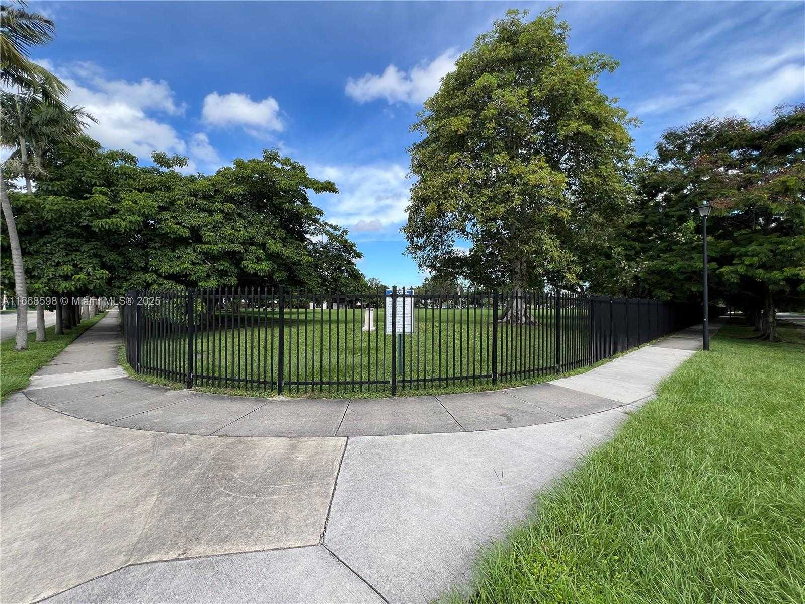 Small Image of 18935 NORTH WEST 62ND AVE #202, Hialeah Number 4