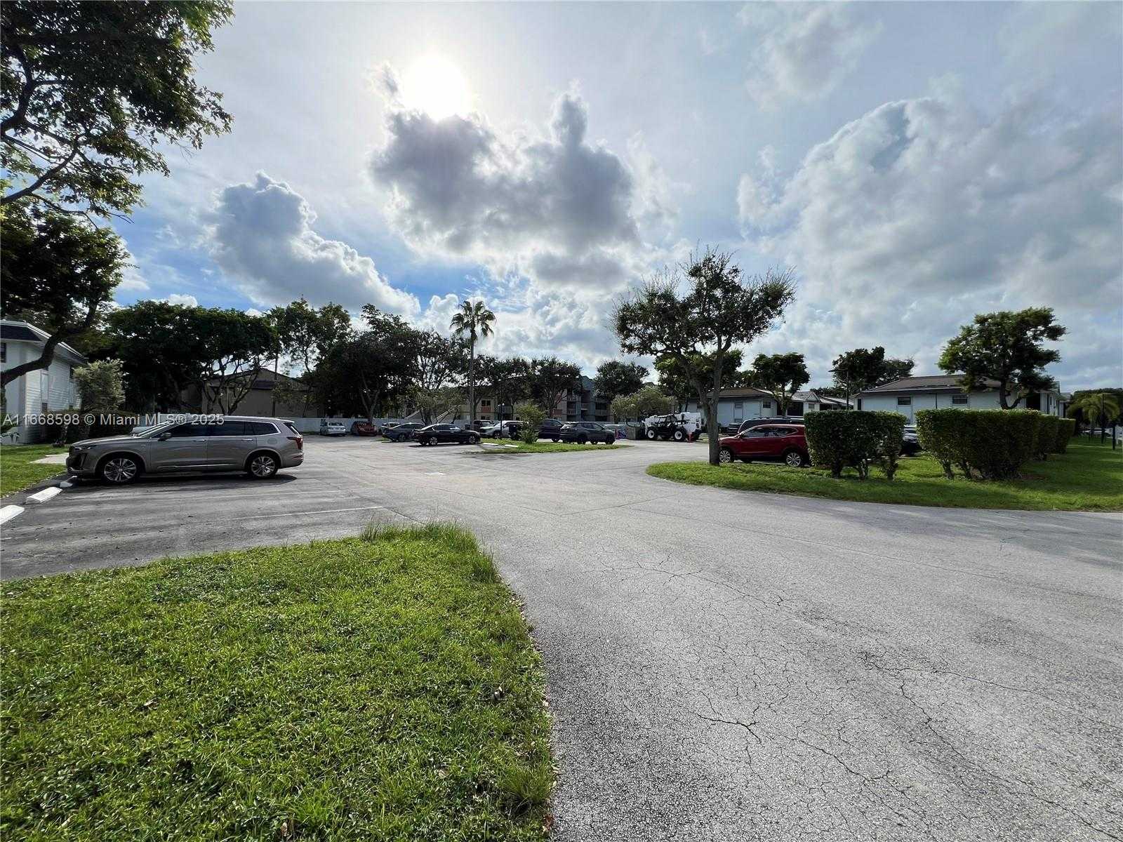Small Image of 18935 NORTH WEST 62ND AVE #202, Hialeah Number 5