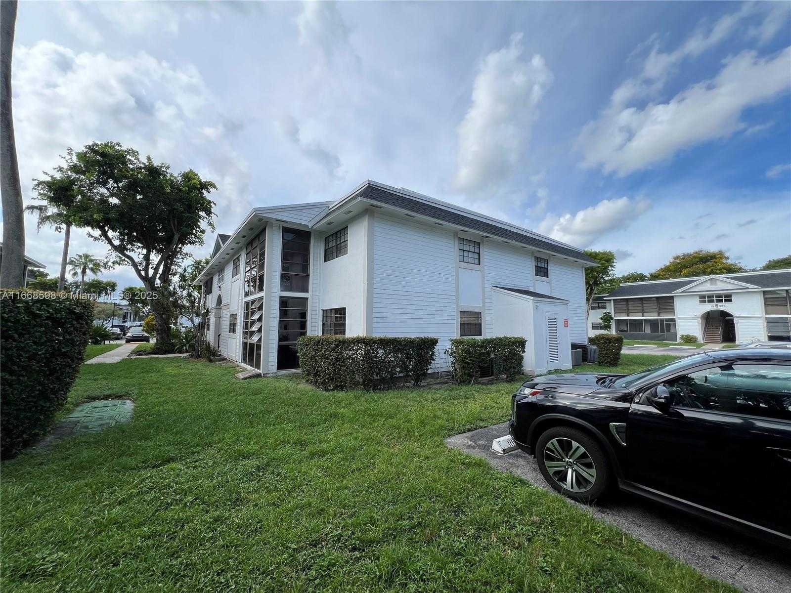 Small Image of 18935 NORTH WEST 62ND AVE #202, Hialeah Number 8