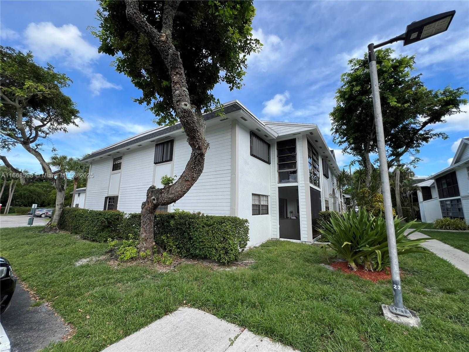Small Image of 18935 NORTH WEST 62ND AVE #202, Hialeah Number 9