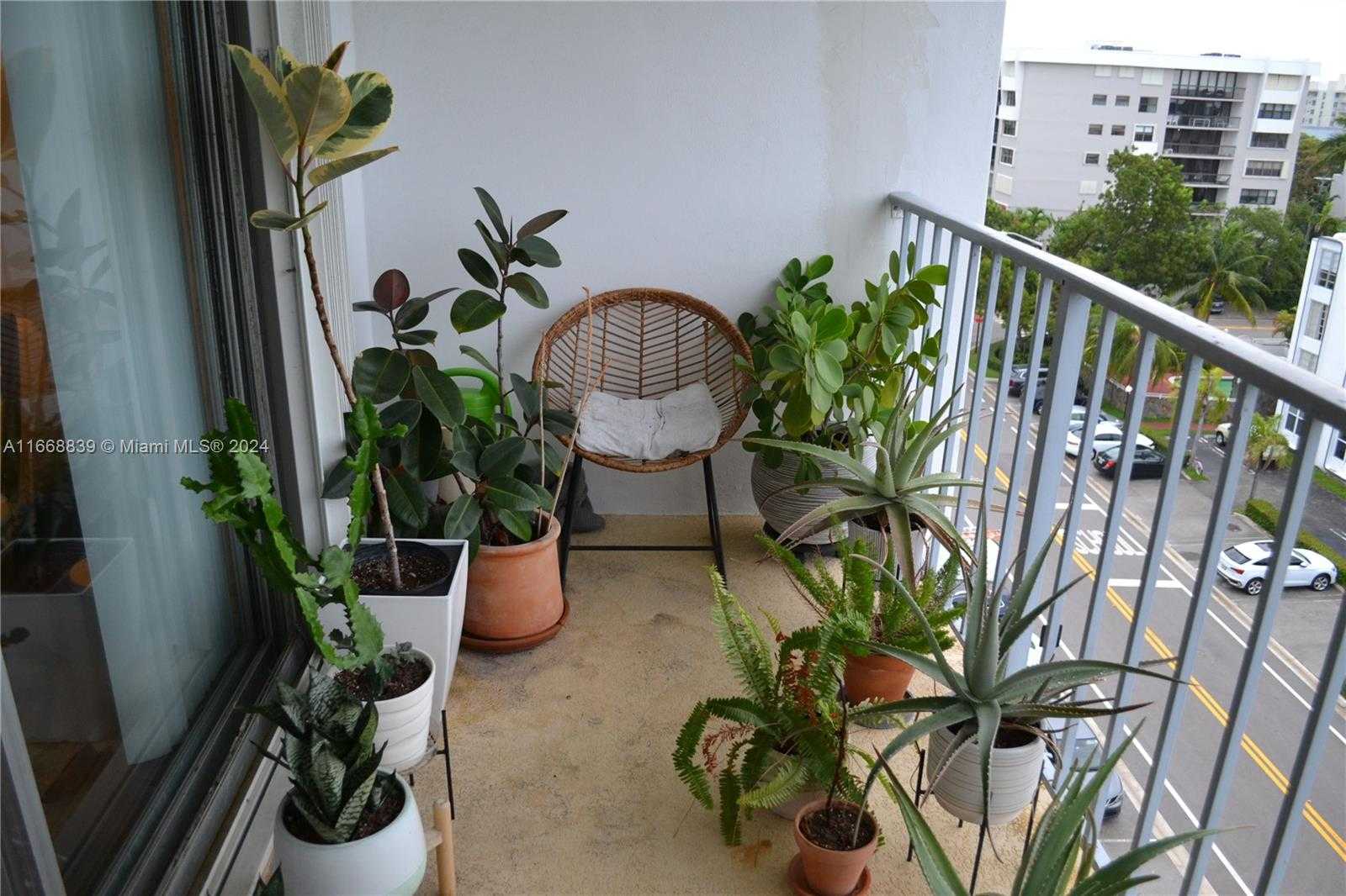 Small Image of 1050 93RD ST #7B, Bay Harbor Islands Number 12