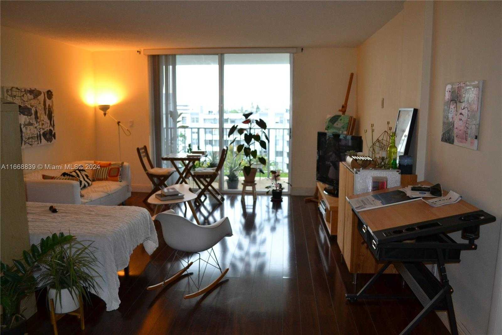 Small Image of 1050 93RD ST #7B, Bay Harbor Islands Number 5