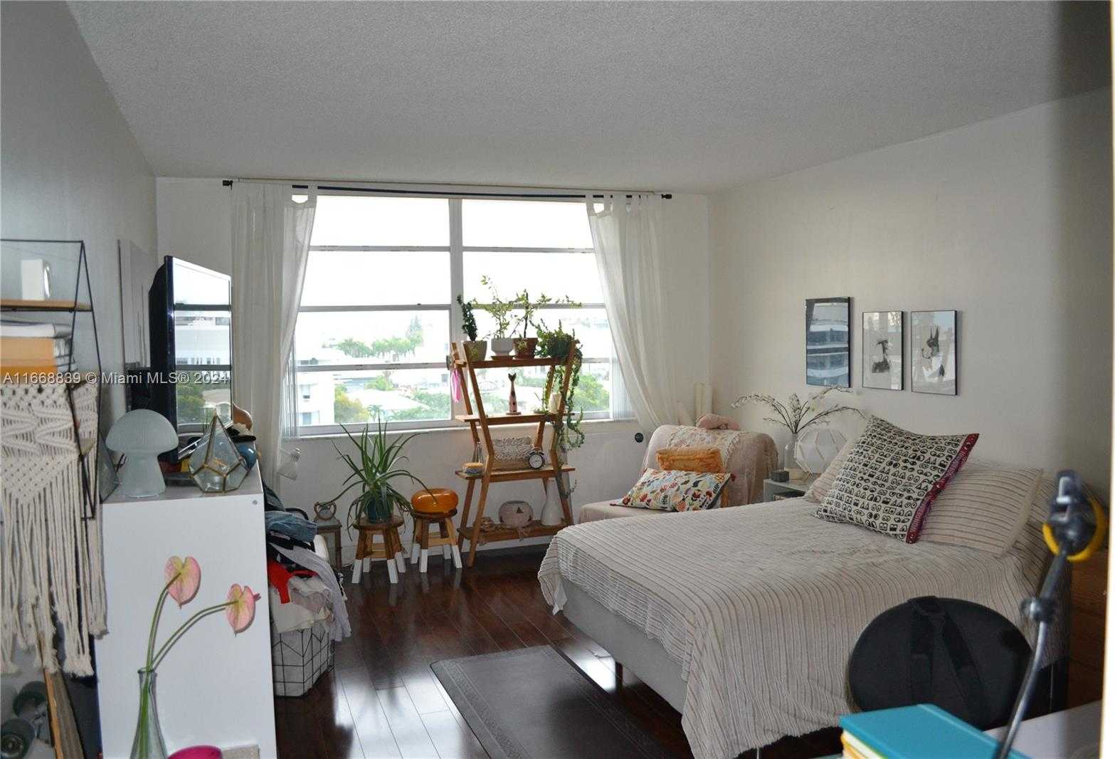 Small Image of 1050 93RD ST #7B, Bay Harbor Islands Number 6