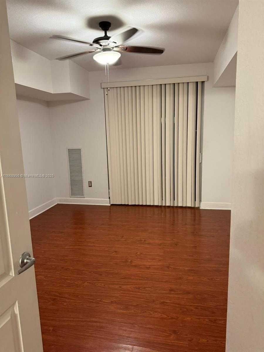 Small Image of 1830 RADIUS DR #410, Hollywood Number 16