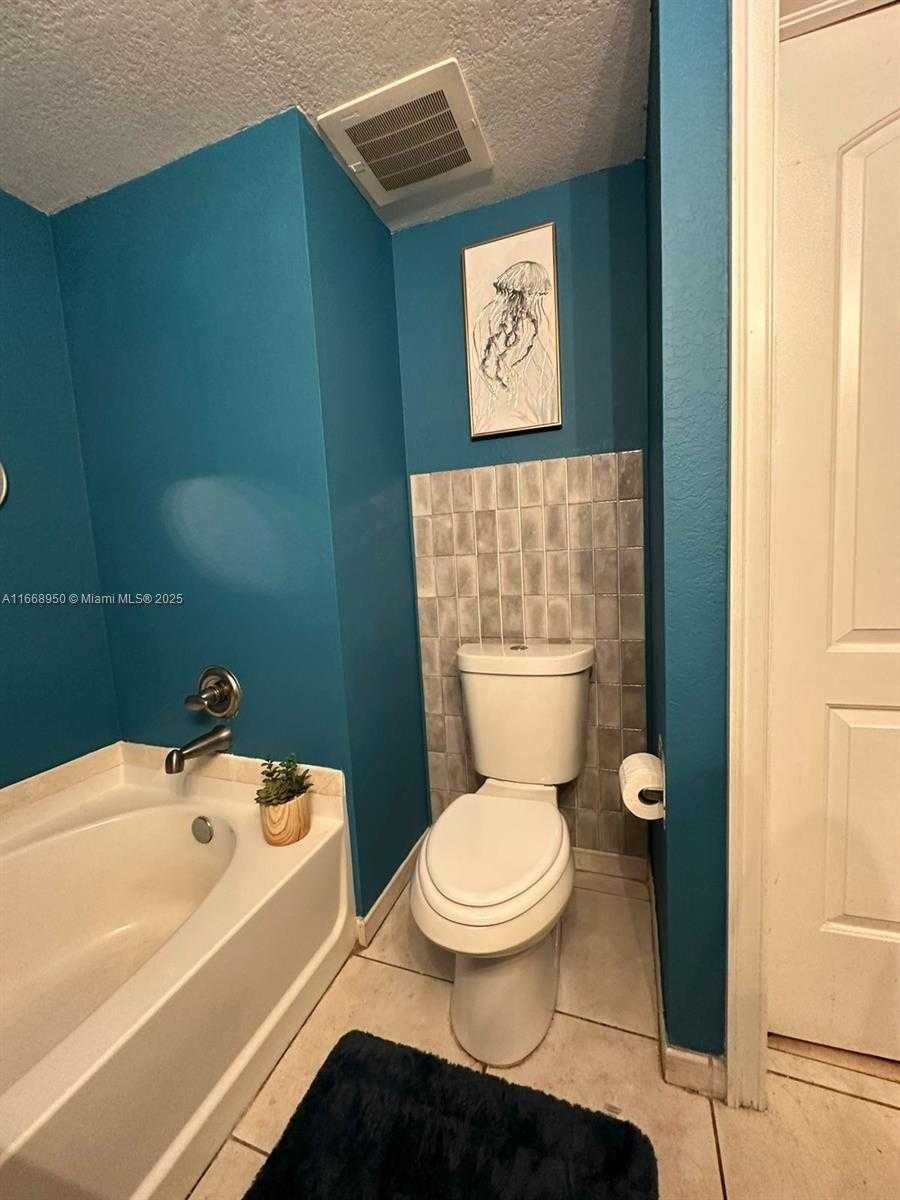 Small Image of 1830 RADIUS DR #410, Hollywood Number 19