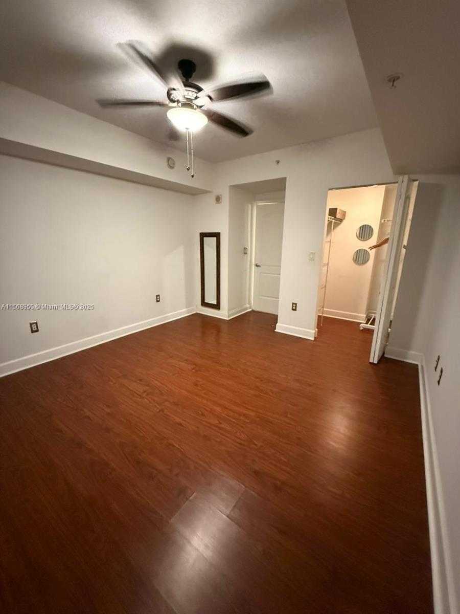 Small Image of 1830 RADIUS DR #410, Hollywood Number 5