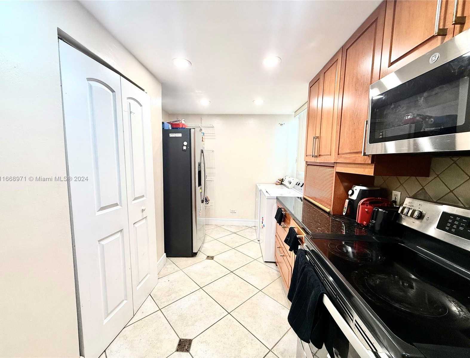 Small Image of 3660 NORTH EAST 166TH ST #101, North Miami Beach Number 9
