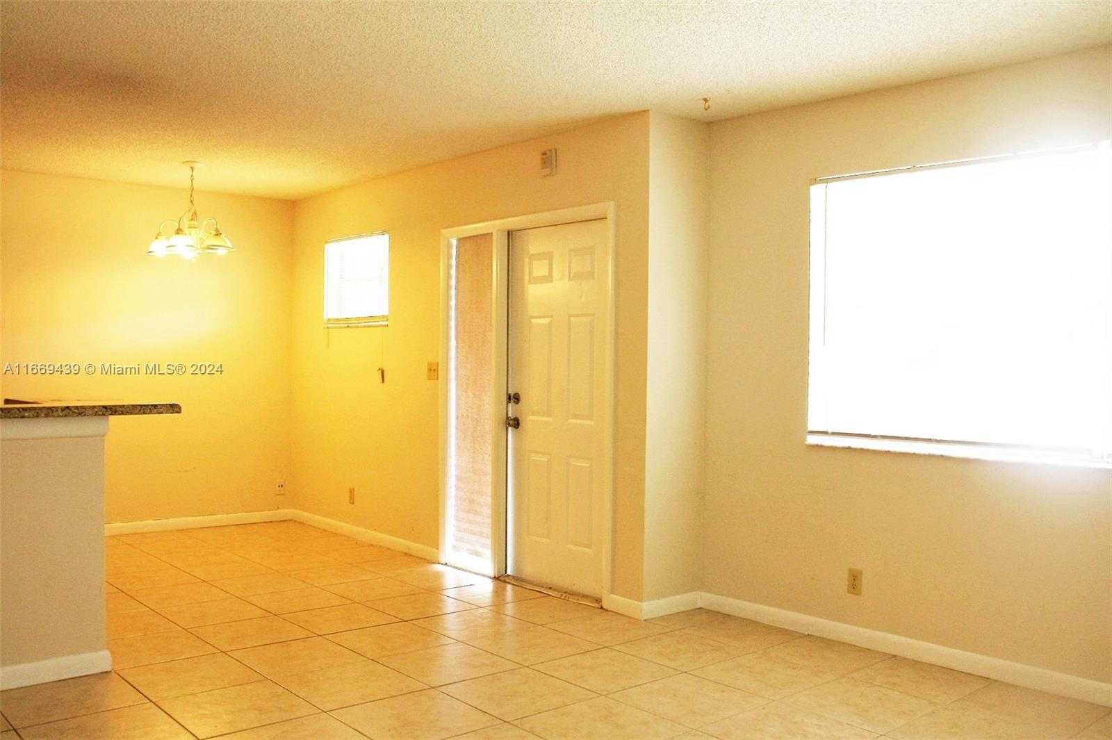 Small Image of 11462 #11462, Coral Springs Number 2