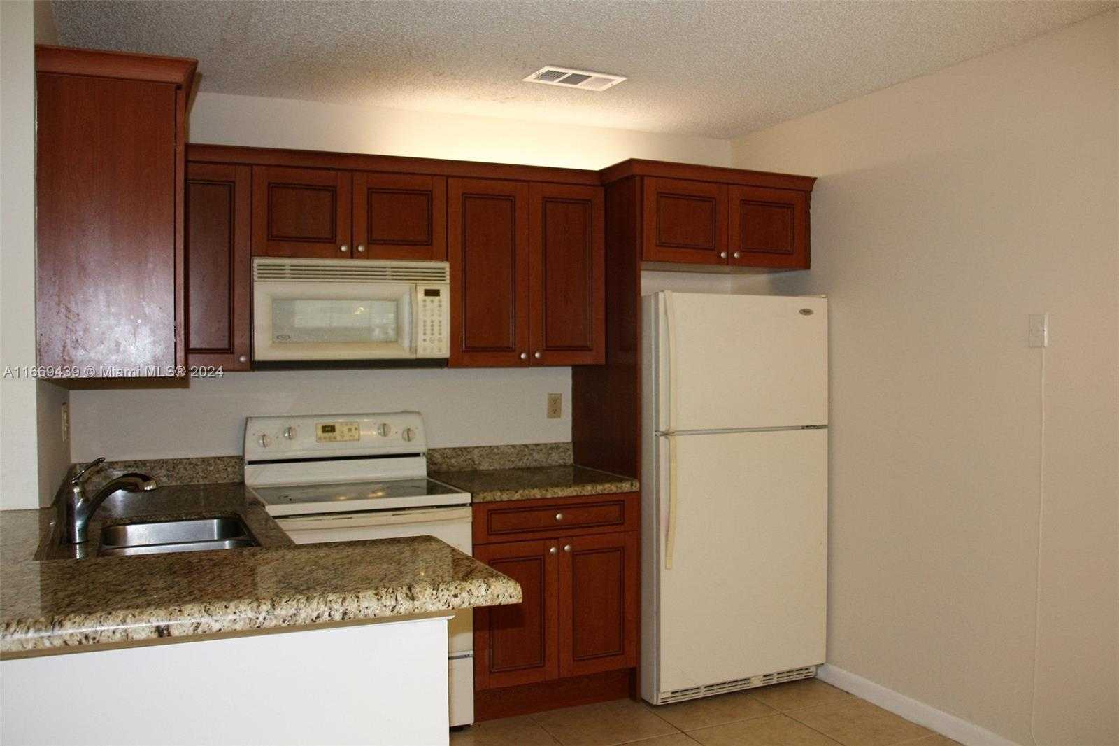 Small Image of 11462 #11462, Coral Springs Number 4