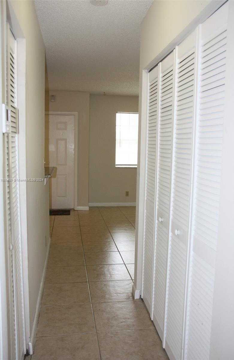 Small Image of 11462 #11462, Coral Springs Number 5