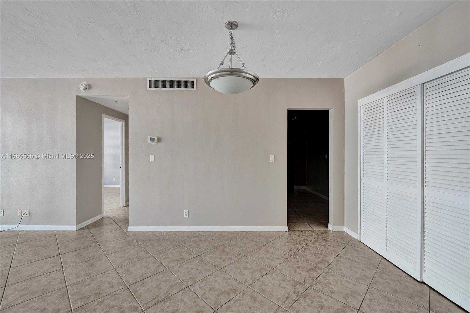 Small Image of 3001 SOUTH OCEAN DR #247, Hollywood Number 13