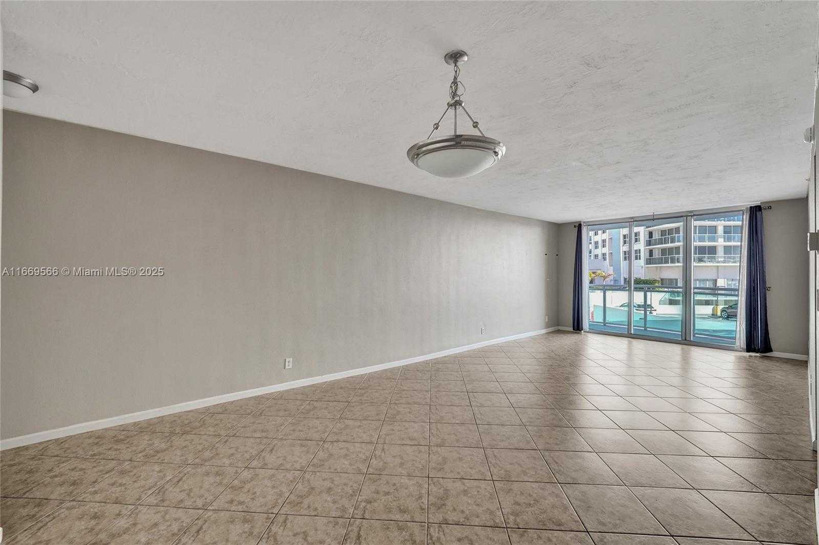 Small Image of 3001 SOUTH OCEAN DR #247, Hollywood Number 3