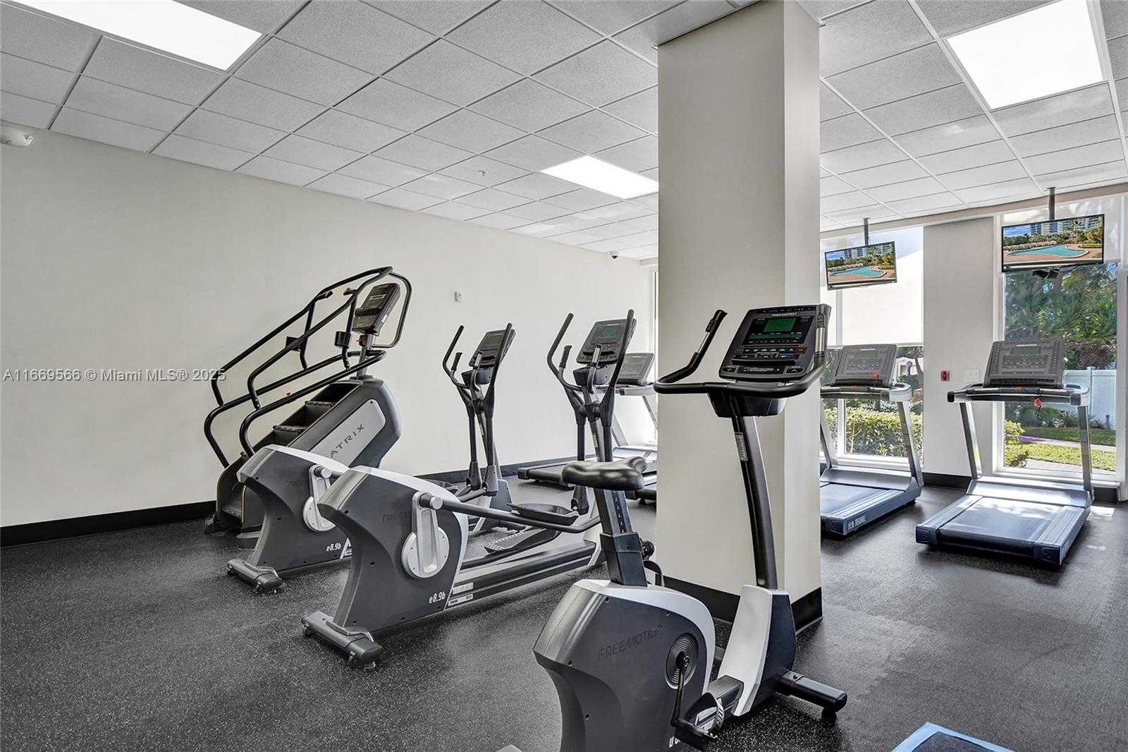 Small Image of 3001 SOUTH OCEAN DR #247, Hollywood Number 34