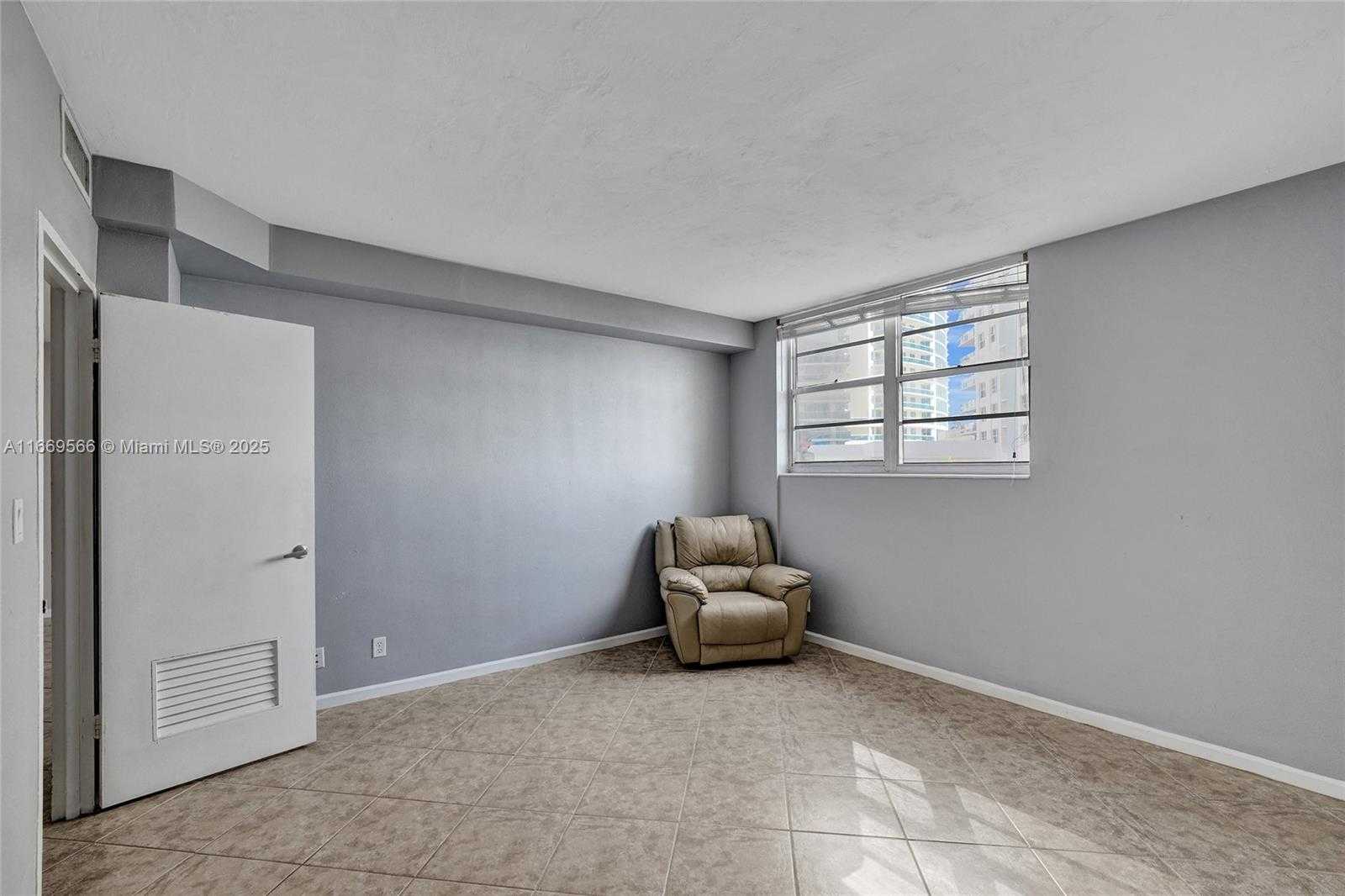 Small Image of 3001 SOUTH OCEAN DR #247, Hollywood Number 7