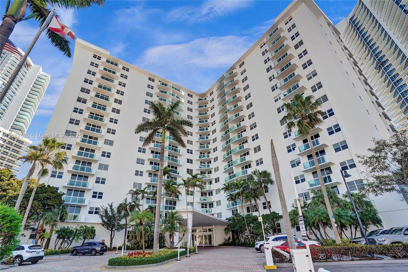 Small Image of 3001 SOUTH OCEAN DR #247, Hollywood Number 9