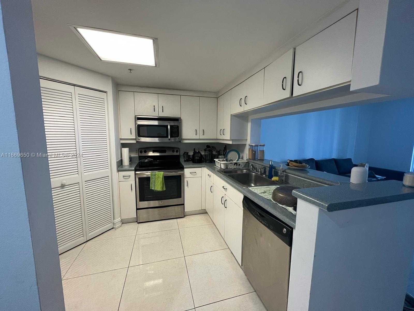 Small Image of 701 BRICKELL KEY BLVD #1108, Miami Number 11