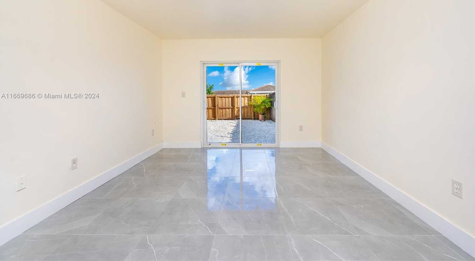 Small Image of 14797 SOUTH WEST 83RD LN, Miami Number 12