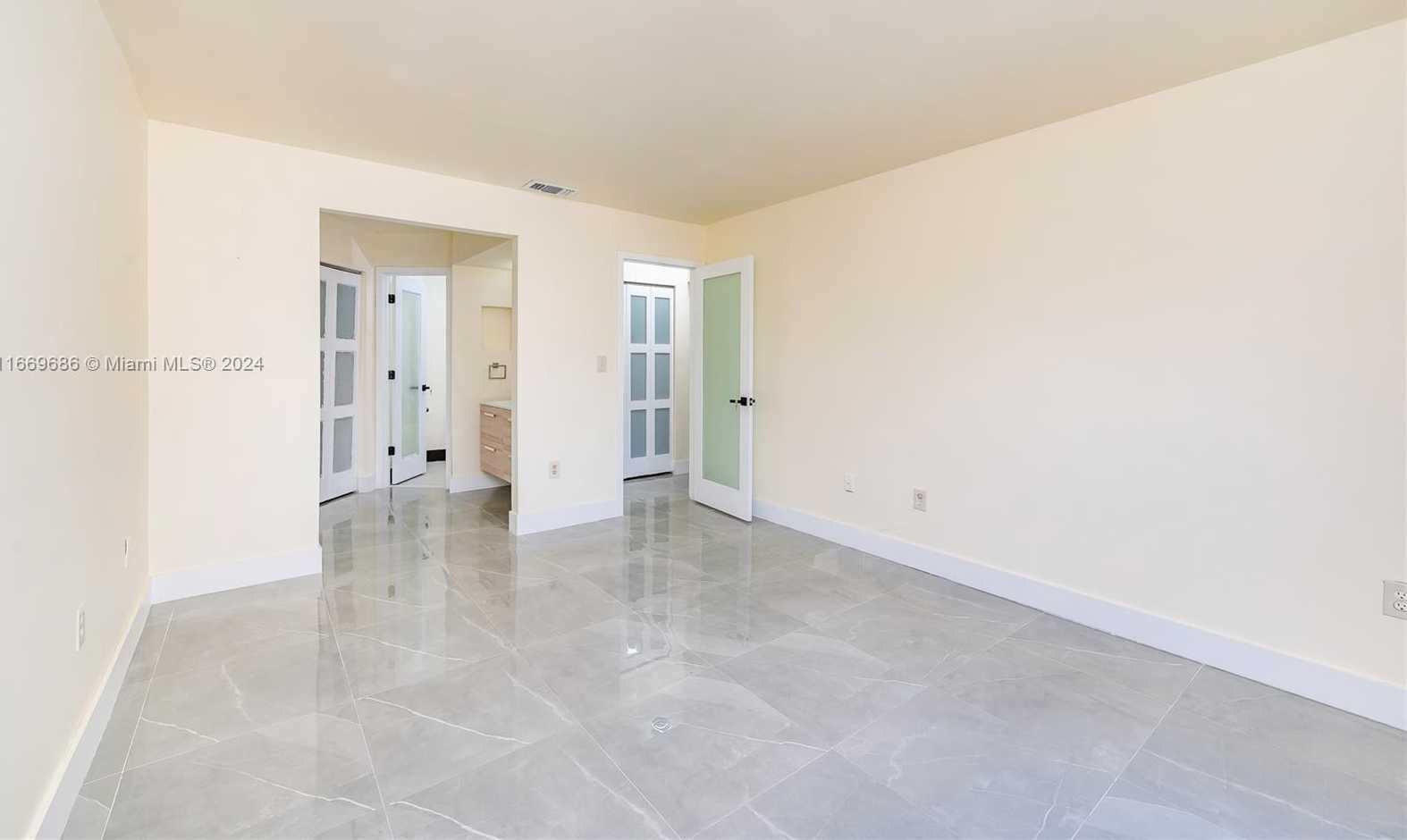 Small Image of 14797 SOUTH WEST 83RD LN, Miami Number 13