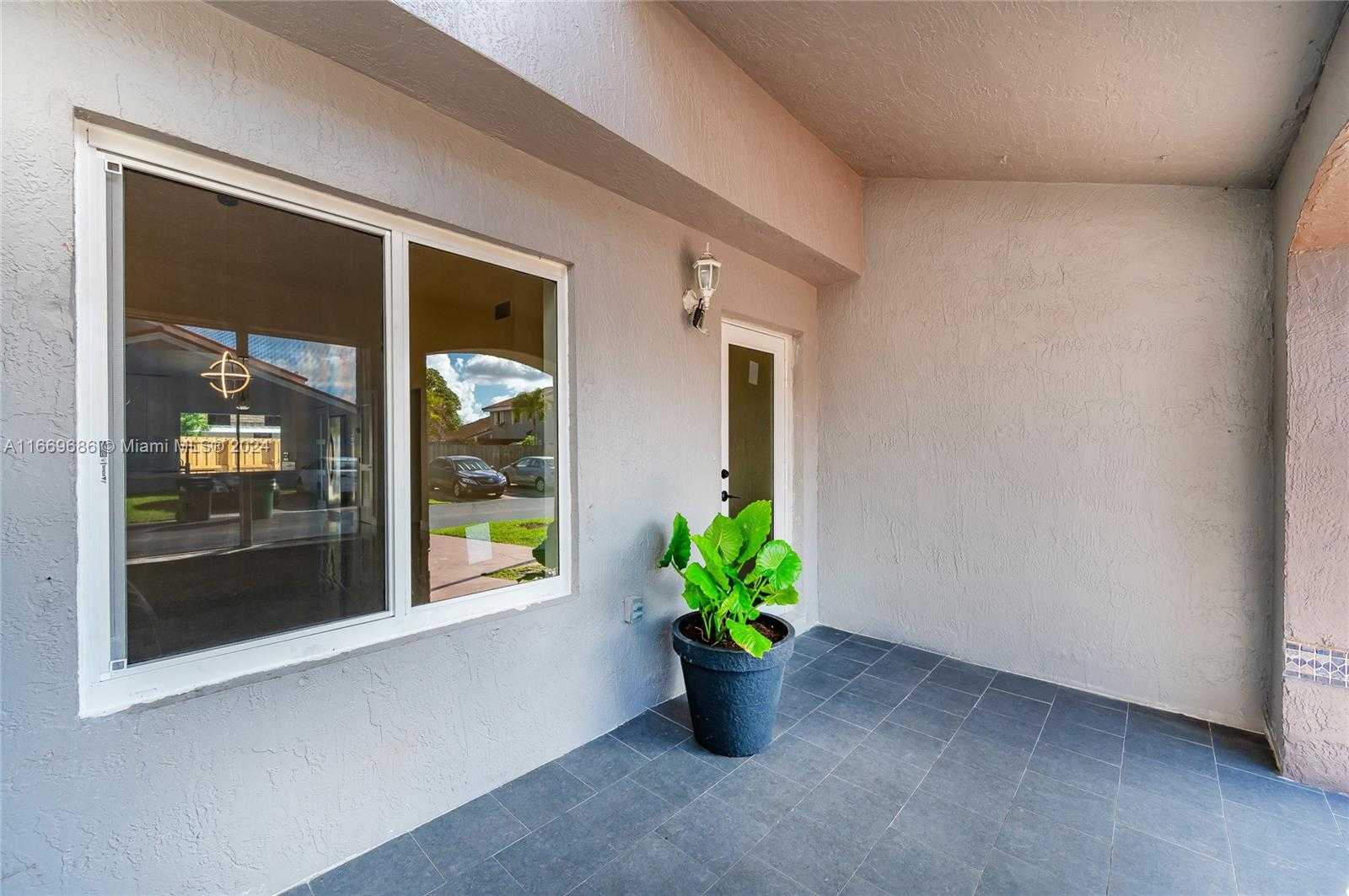 Small Image of 14797 SOUTH WEST 83RD LN, Miami Number 2