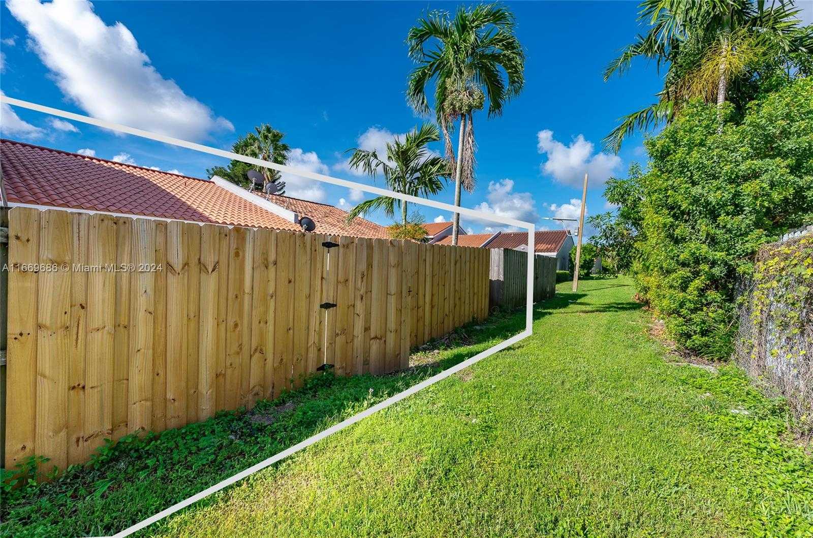 Small Image of 14797 SOUTH WEST 83RD LN, Miami Number 22