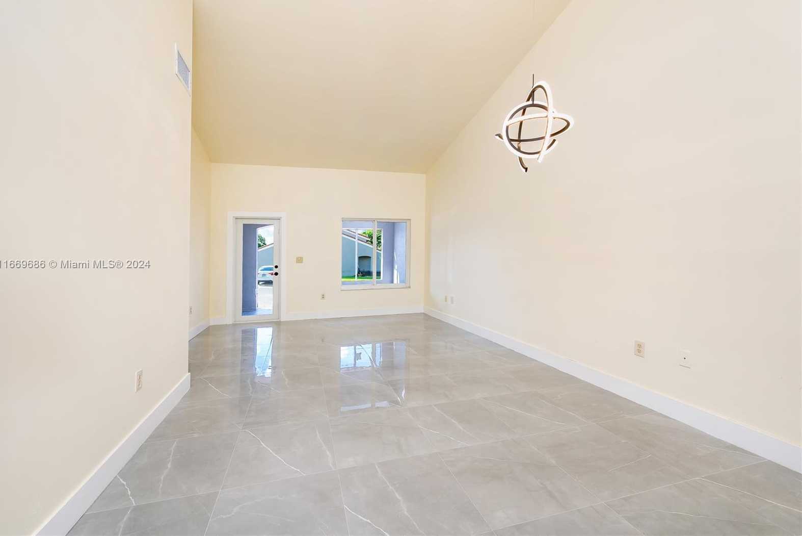 Small Image of 14797 SOUTH WEST 83RD LN, Miami Number 5