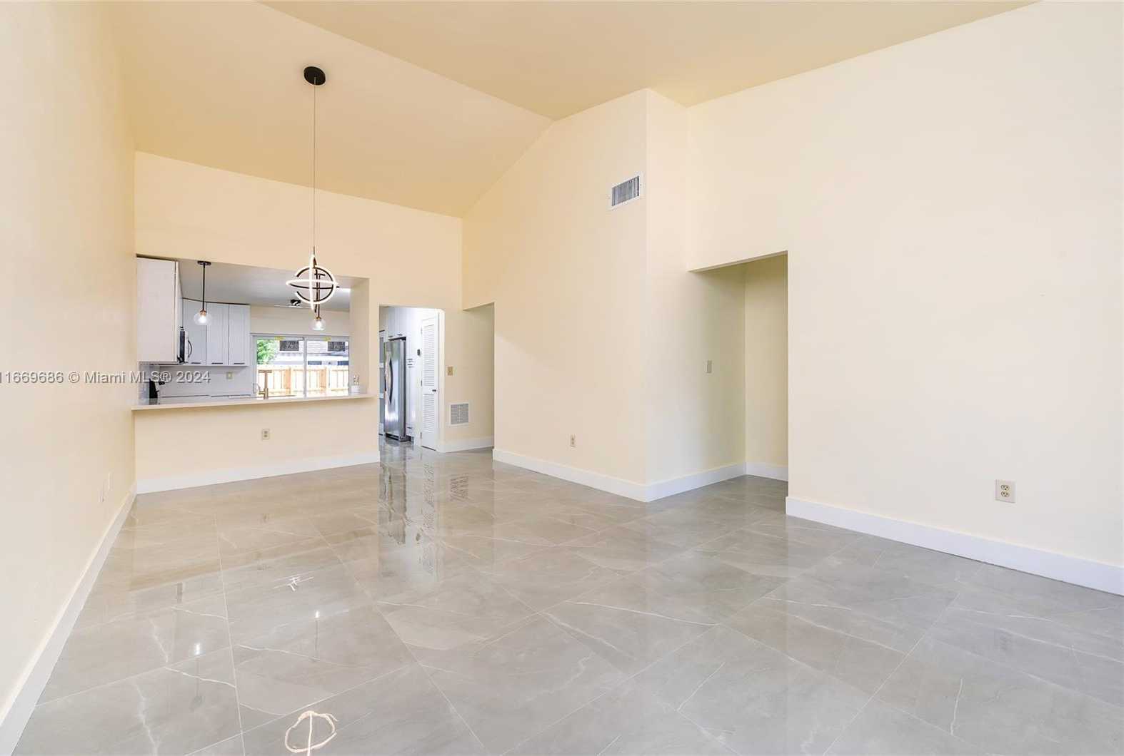 Small Image of 14797 SOUTH WEST 83RD LN, Miami Number 6