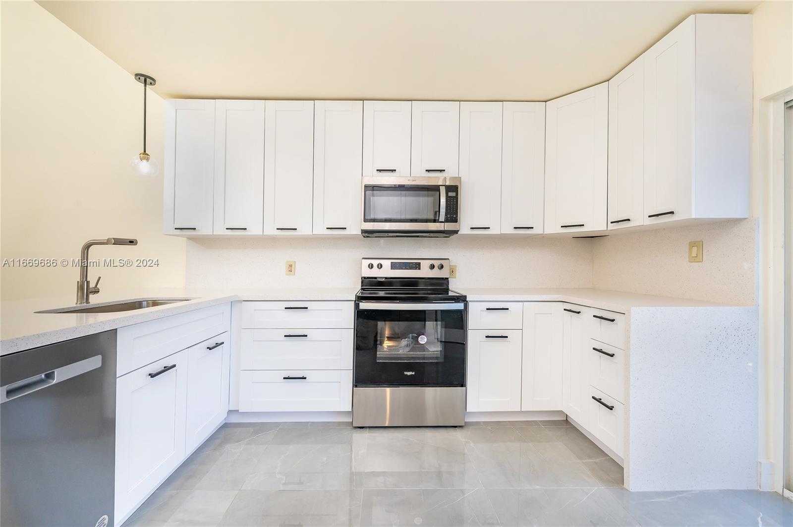 Small Image of 14797 SOUTH WEST 83RD LN, Miami Number 8