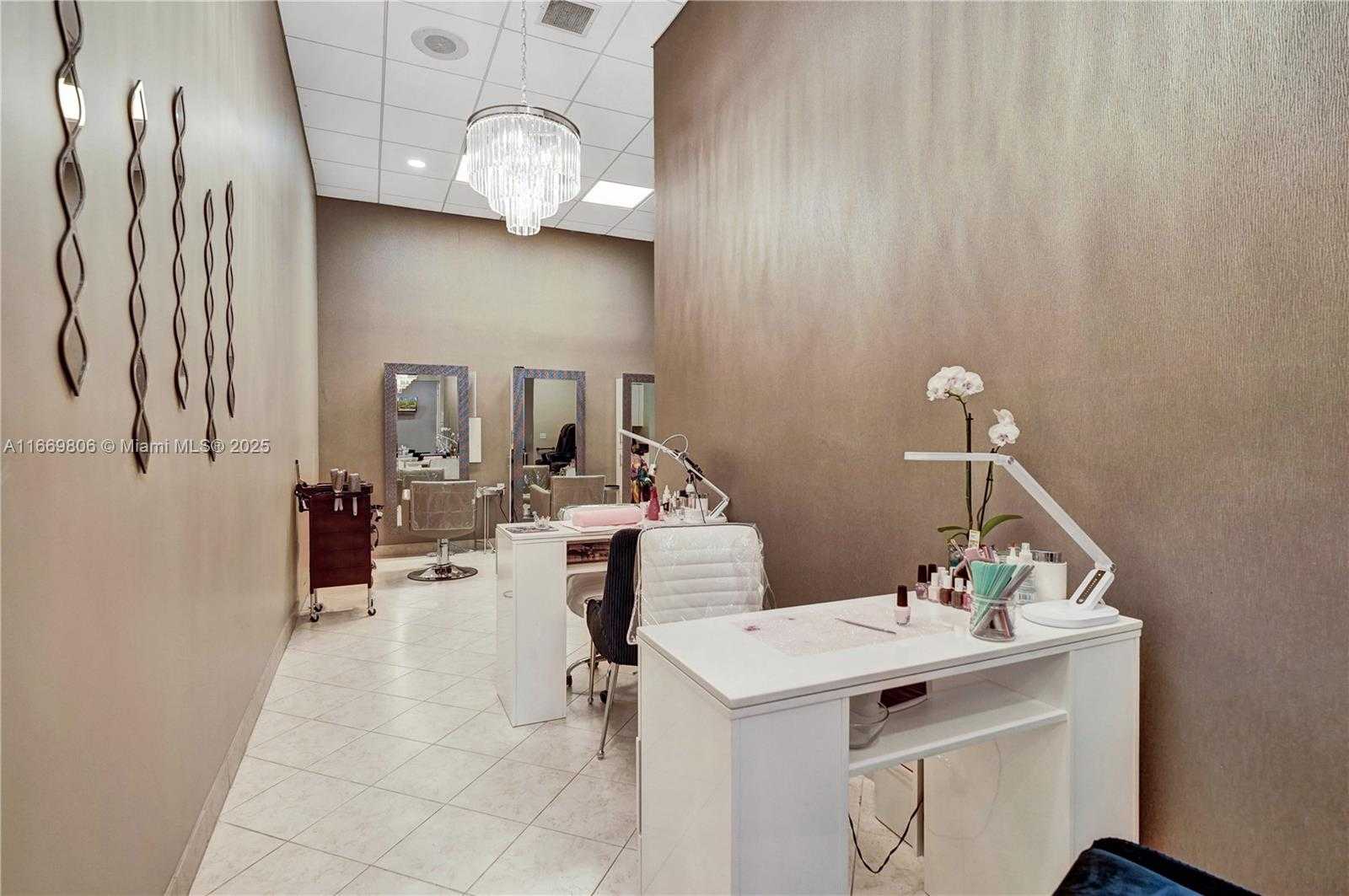 Small Image of 16102 EMERALD ESTATES DRIVE #315, Weston Number 20