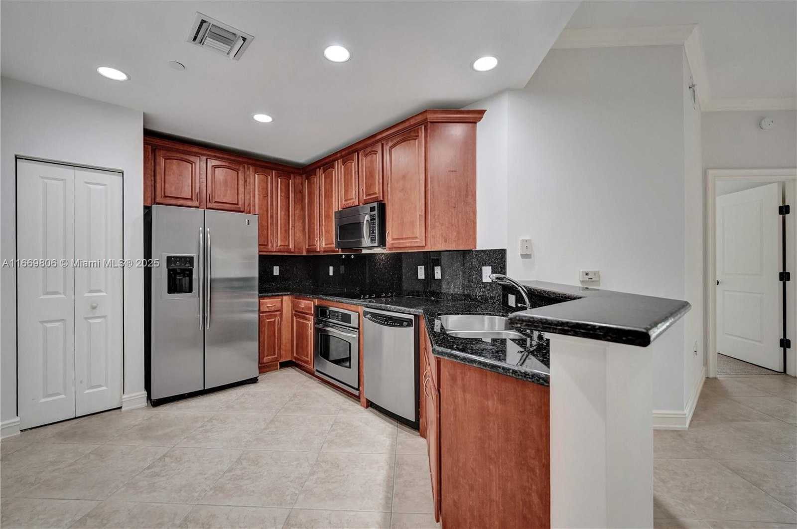 Small Image of 16102 EMERALD ESTATES DRIVE #315, Weston Number 3