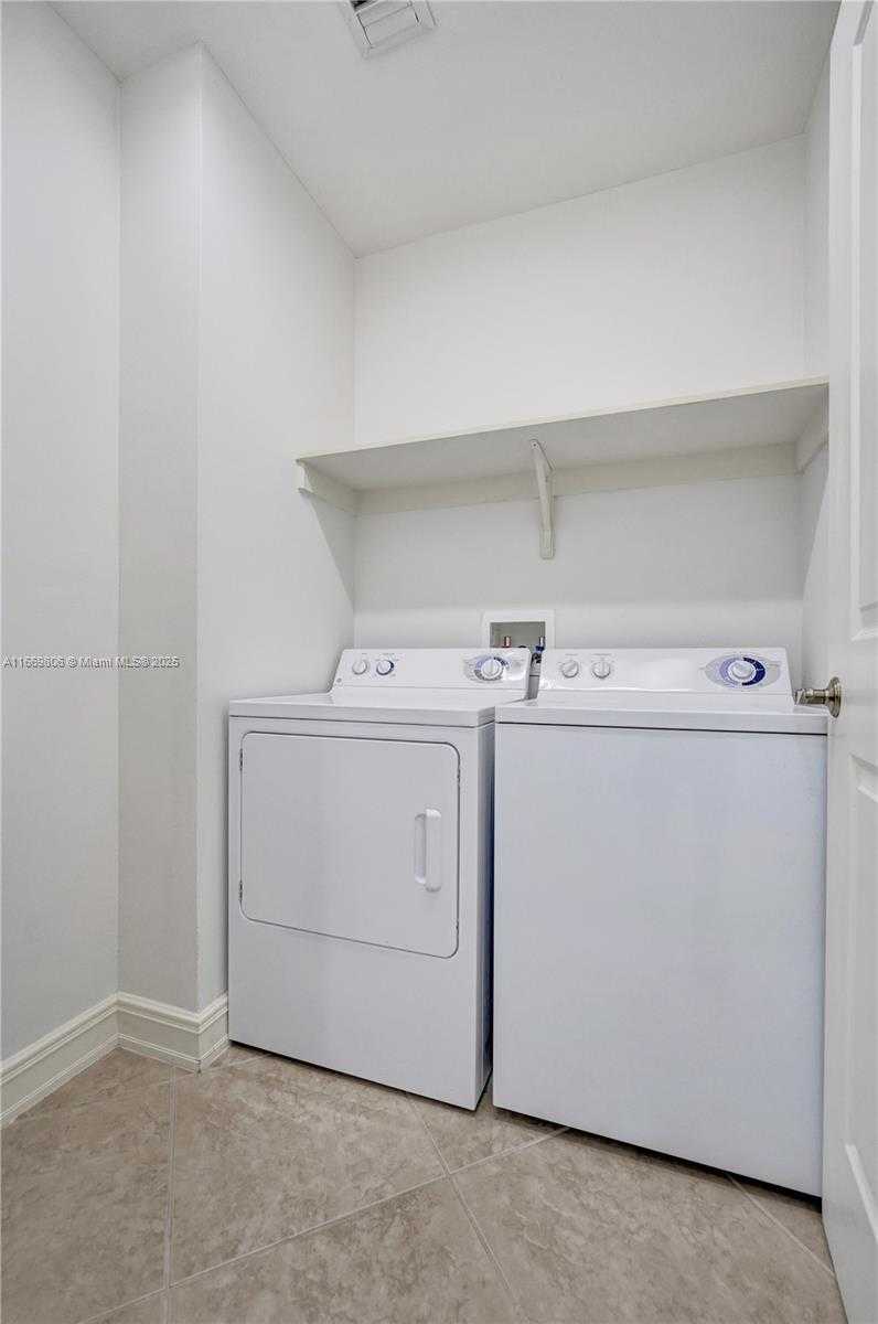 Small Image of 16102 EMERALD ESTATES DRIVE #315, Weston Number 7