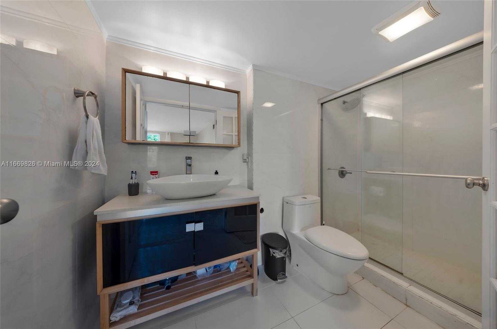 Small Image of 250 180TH DR #352, Sunny Isles Beach Number 11