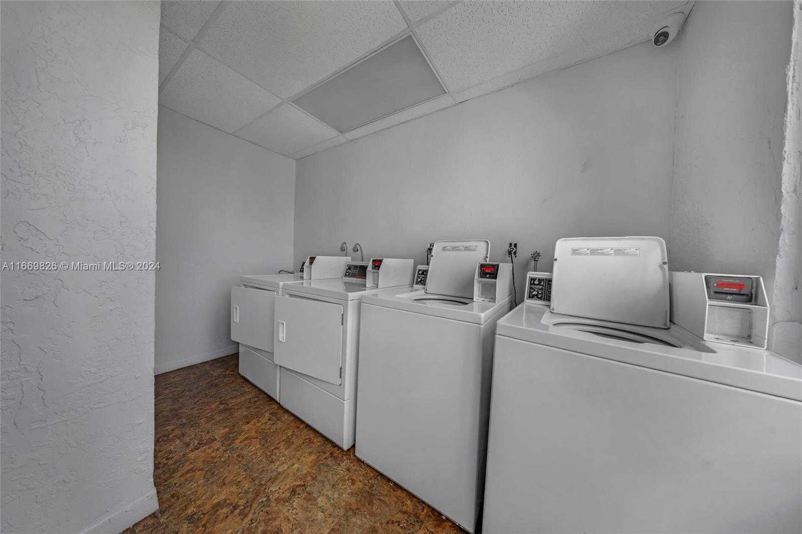 Small Image of 250 180TH DR #352, Sunny Isles Beach Number 17