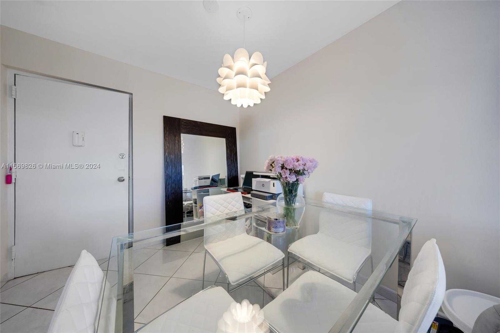 Small Image of 250 180TH DR #352, Sunny Isles Beach Number 2