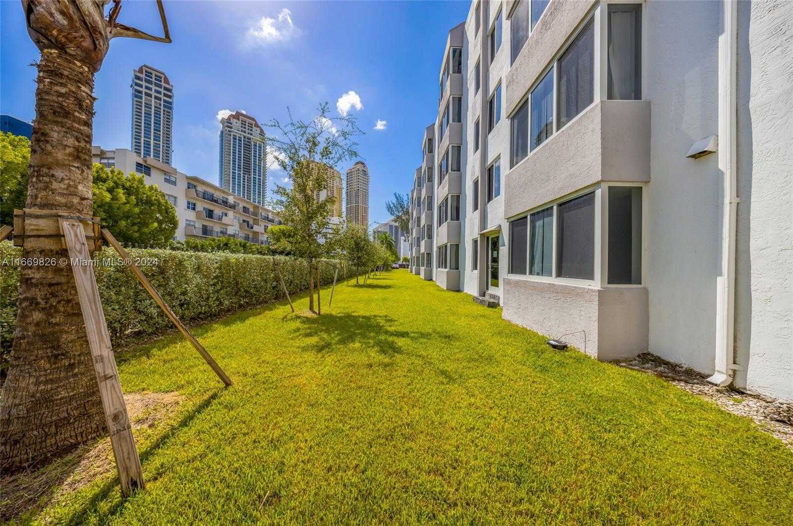 Small Image of 250 180TH DR #352, Sunny Isles Beach Number 22