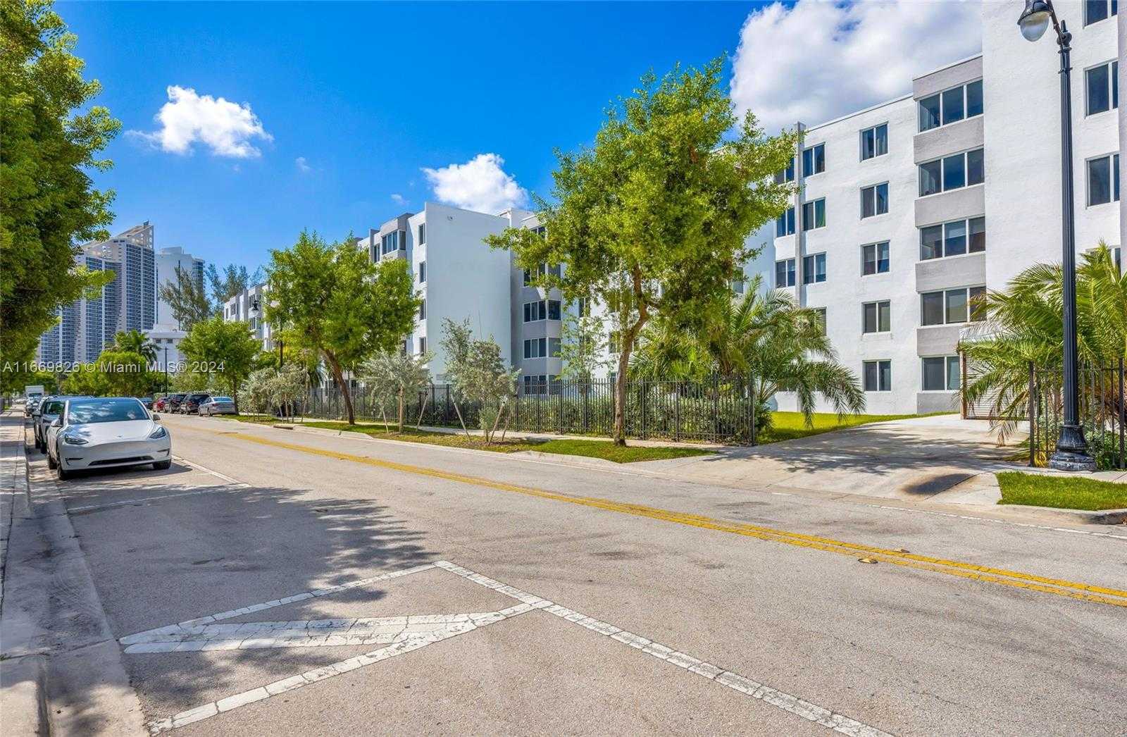 Small Image of 250 180TH DR #352, Sunny Isles Beach Number 24