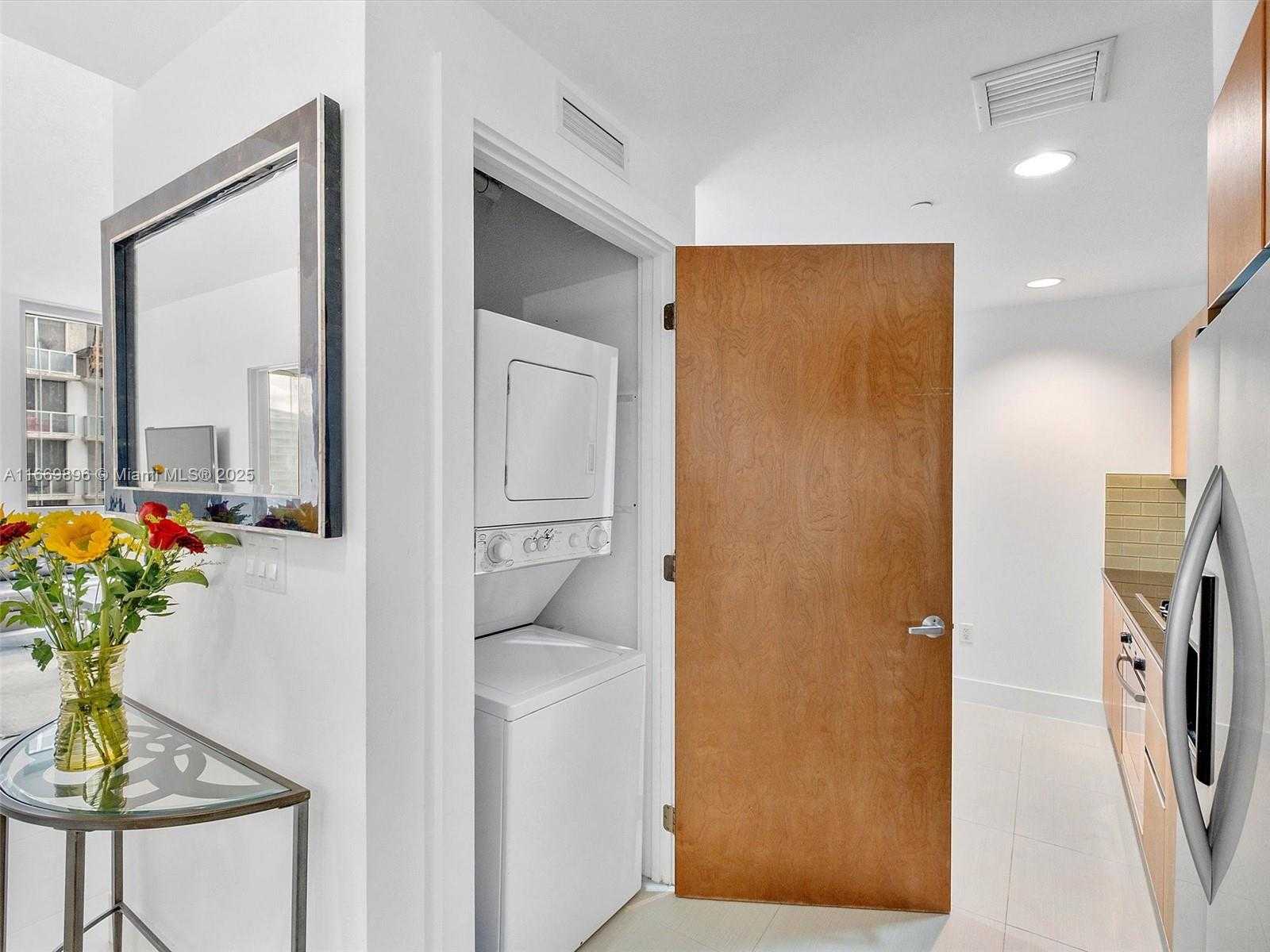 Small Image of 1060 BRICKELL AVE #3117, Miami Number 16
